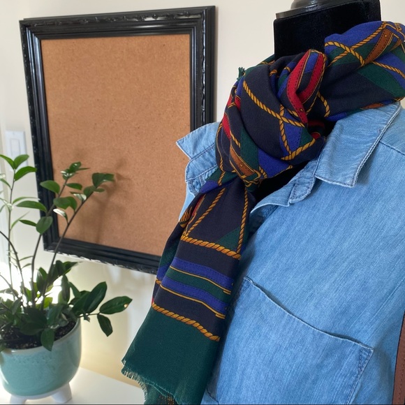 Large Square Patterned Scarf - Picture 3 of 6